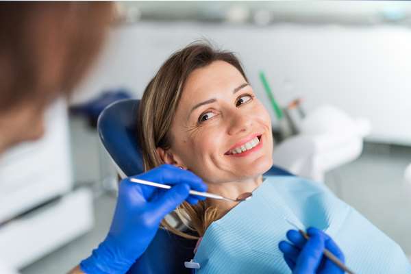 Dlaczego regularne wizyty u dentysty są ważne dla zdrowia jamy ustnej?